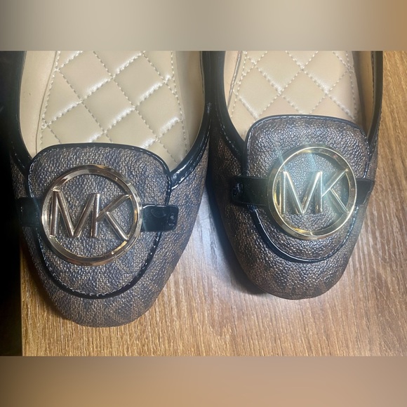 Michael Kors Lillie Logo Moccasin - Picture 6 of 9